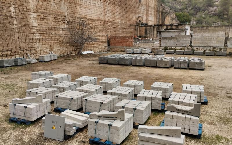 I nostri prodotti sono tutti immediatamente disponibili, con inclinazioni: 0°, 5°, 10°, 15°, 22° e 30°.