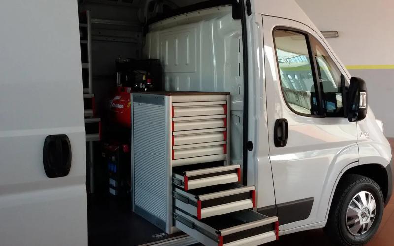 Gema S.r.l. Centro - Officine mobili, Lavorazioni interne su tutti i tipi di furgone, portapacchi, serrature esterne.