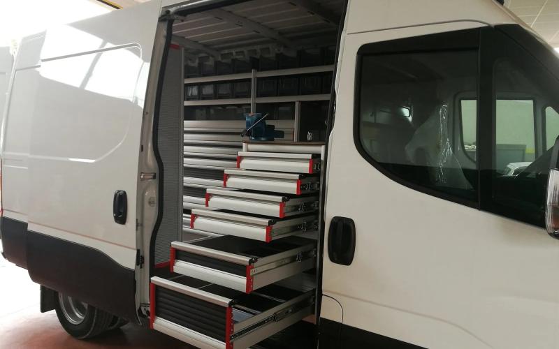 Gema S.r.l. Centro - Officine mobili, Lavorazioni interne su tutti i tipi di furgone, portapacchi, serrature esterne.